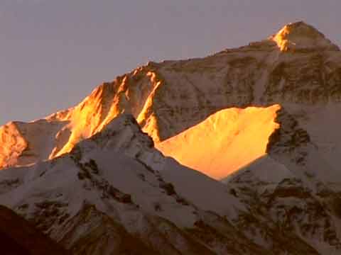 
Mount Everest North Face At Sunrise - Tibet: Mit dem Motorrad zum Mount Kailash DVD
